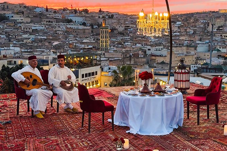 Romantic Moroccan dinner in Fes for honeymoon couples